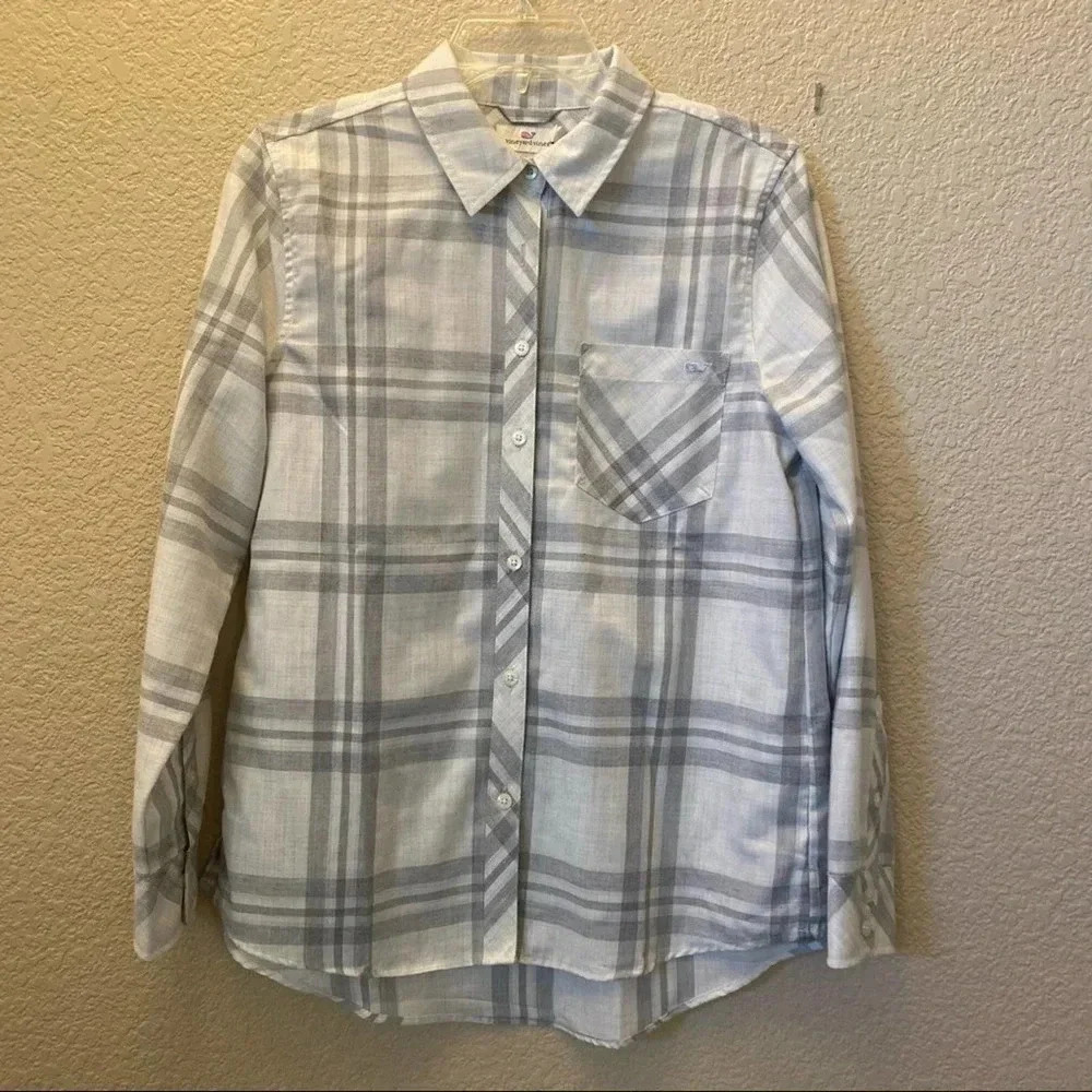 Vineyard Vines plaid Womens Button up size 6